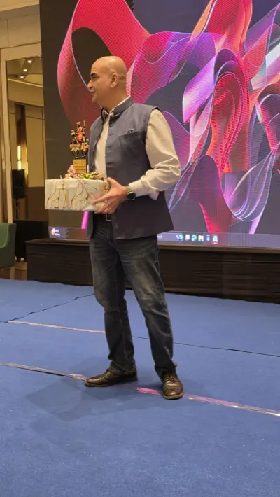Dr. Kamal B Kapur at an ophthalmology event – photo 10
